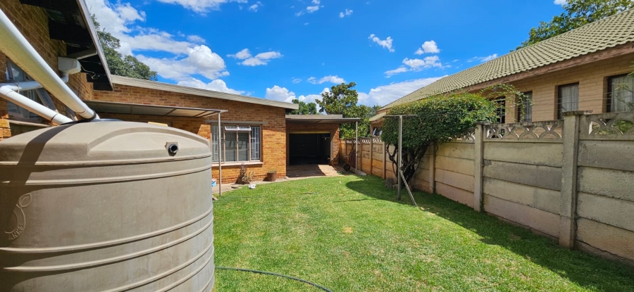 4 Bedroom Property for Sale in Uitsig Free State